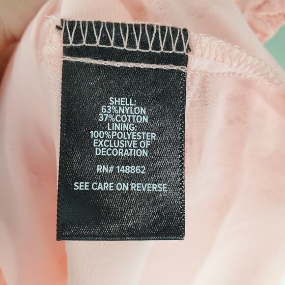 Torrid Women's Pink Lace Ruffle Detail Short Sleeve Top Size 2X - Picture 7 of 8